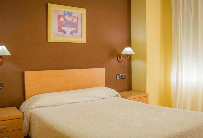 Номер Классический Вид на Город, Hostal Meseguer