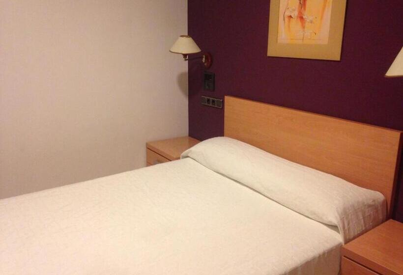 이코노이 4인룸, Hostal Meseguer