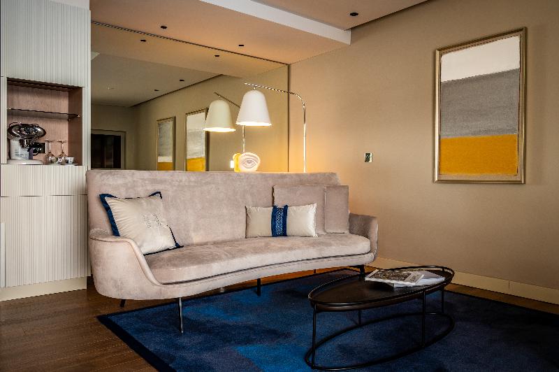 스위트, Florida Sinu