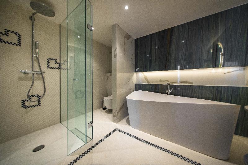 스위트, Florida Sinu