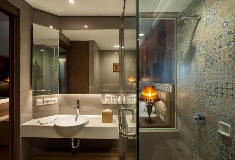 이그제큐티브 룸 킹사이즈 침대, Grand Mercure Yogyakarta Adi Sucipto