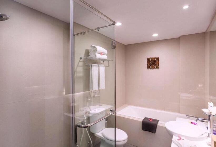 이그제큐티브 룸 킹사이즈 침대, Grand Mercure Yogyakarta Adi Sucipto