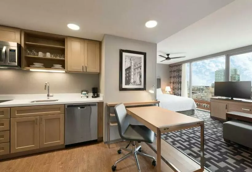 キングサイドベッドのスタンダードワンルーム, Homewood Suites By Hilton Chicago West Loop Fulton Mkt Area