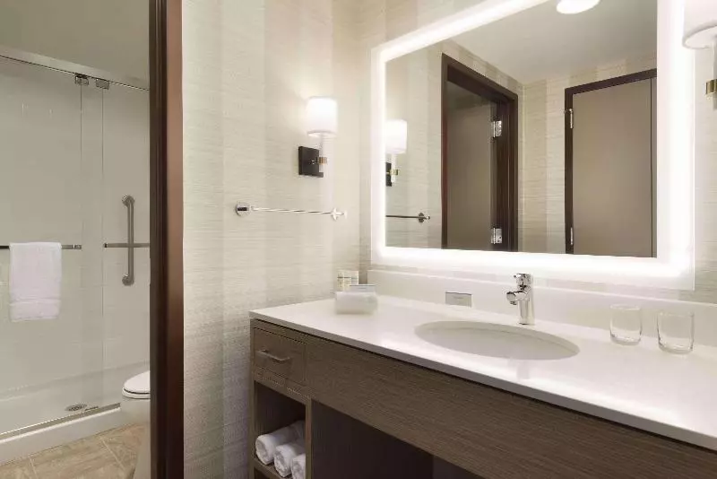 キングサイドベッドのスタンダードワンルーム, Homewood Suites By Hilton Chicago West Loop Fulton Mkt Area