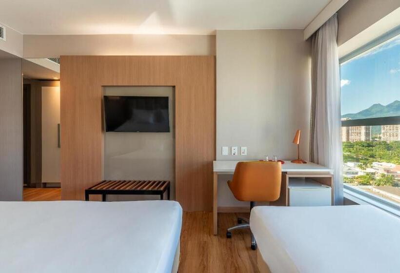 اتاق استاندارد سه نفره, Laghetto Stilo Barra