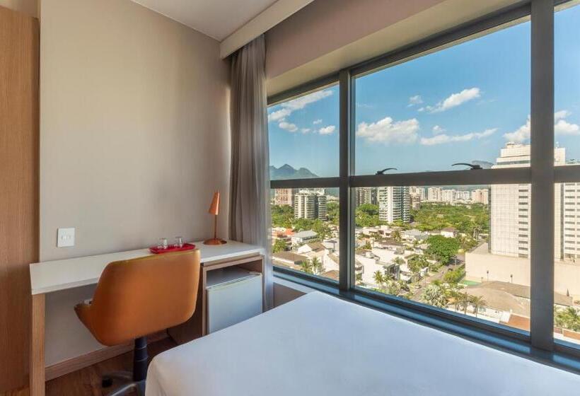 اتاق استاندارد سه نفره, Laghetto Stilo Barra