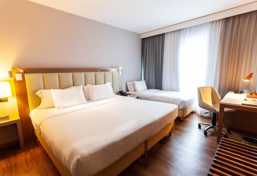 اتاق استاندارد سه نفره, Laghetto Stilo Barra