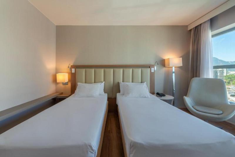 اتاق لوکس, Laghetto Stilo Barra