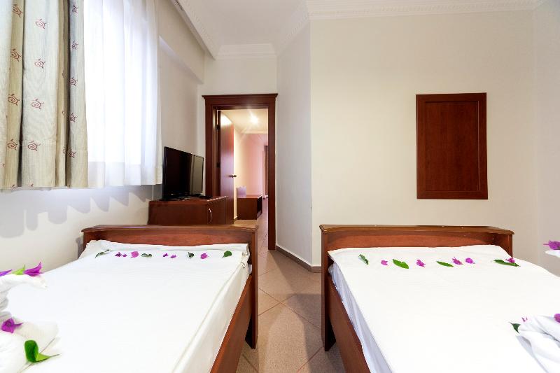 اتاق استاندارد سه نفره, Laghetto Stilo Barra