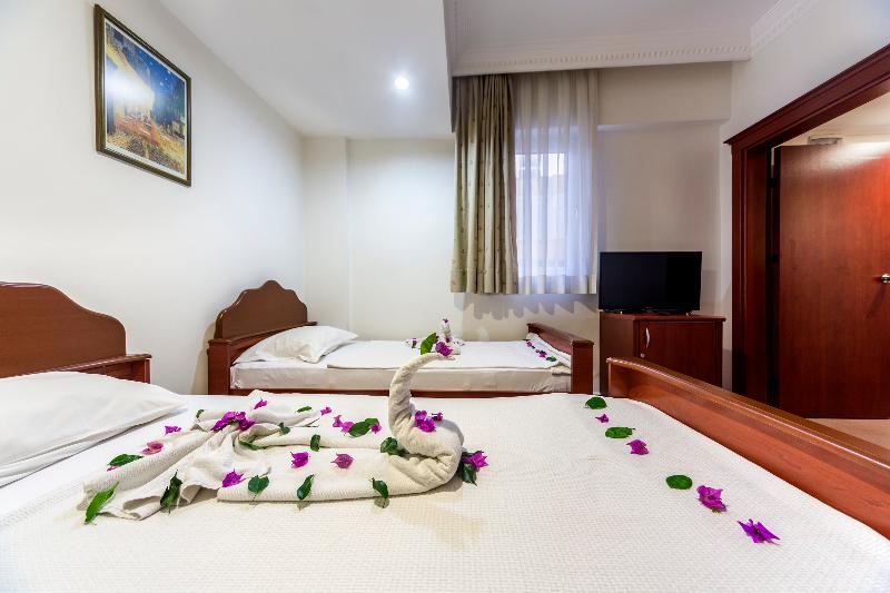 اتاق استاندارد سه نفره, Laghetto Stilo Barra