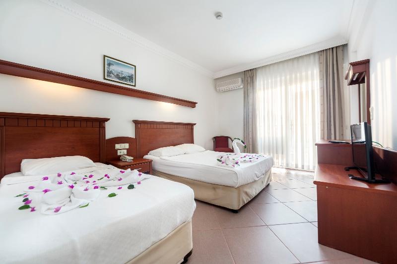 اتاق استاندارد سه نفره, Laghetto Stilo Barra