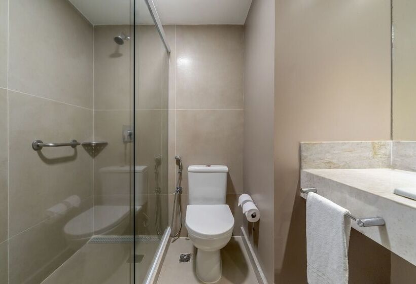 اتاق استاندارد سه نفره, Laghetto Stilo Barra