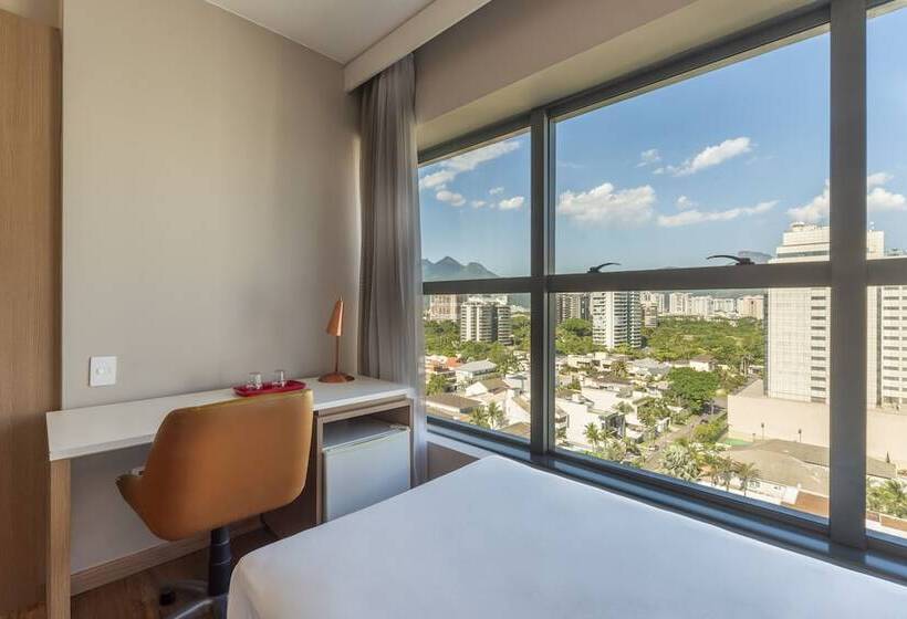 اتاق استاندارد سه نفره, Laghetto Stilo Barra