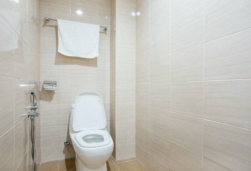 חדר דלוקס לשלושה, Moment