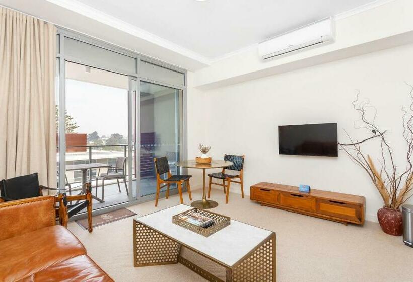 스탠다드 스튜디오, Nautica Residences Fremantle
