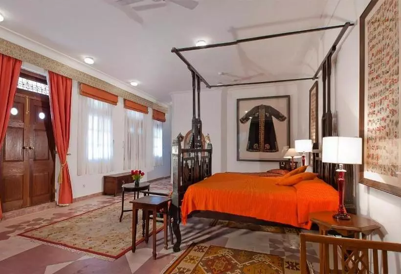Royal-huone, Neemrana Fortpalace