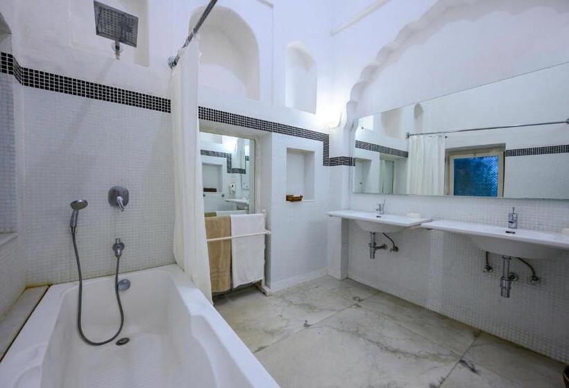 ロイヤルルーム, Neemrana Fortpalace