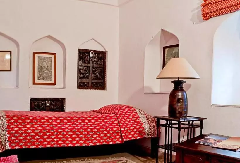 Standard Yhden Hengen Huone, Neemrana Fortpalace