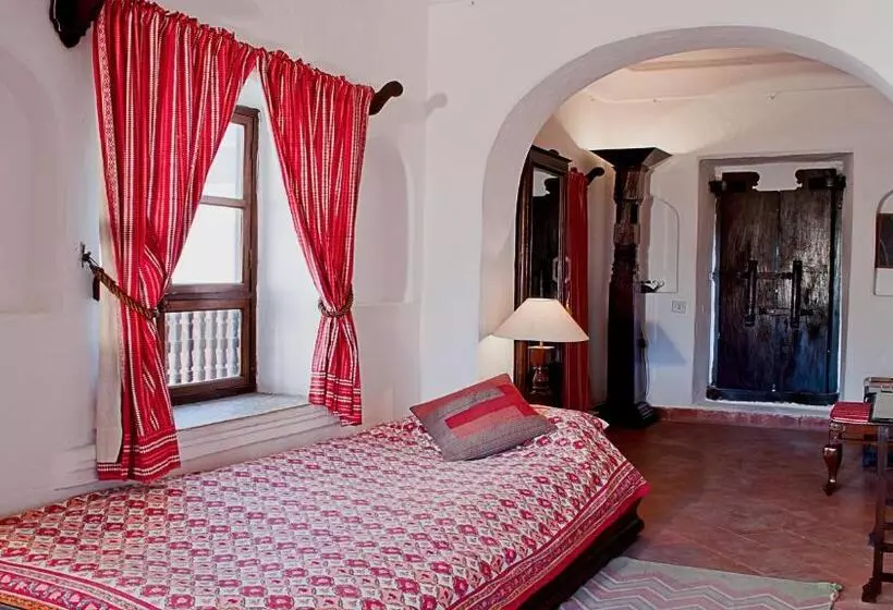 Standard Yhden Hengen Huone, Neemrana Fortpalace