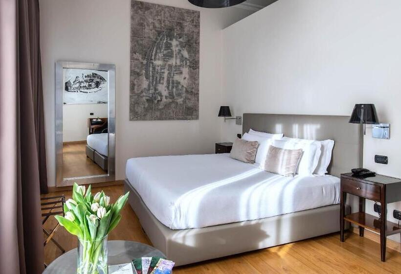 اتاق لوکس با چشم‌انداز شهر, Relais Rione Ponte