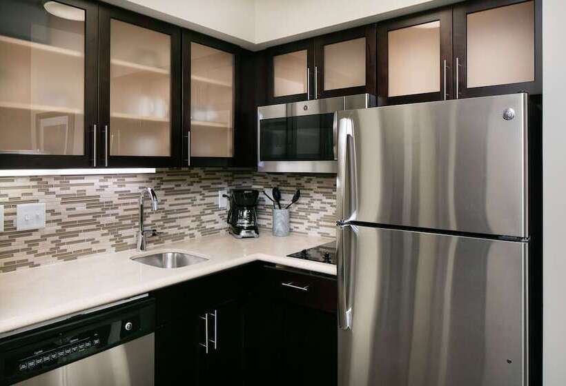 带2个卧室的套房, Staybridge Suites Des Moines Downtown, An Ihg