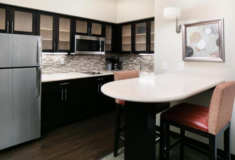 스위트 퀸침대, Staybridge Suites Des Moines Downtown, An Ihg