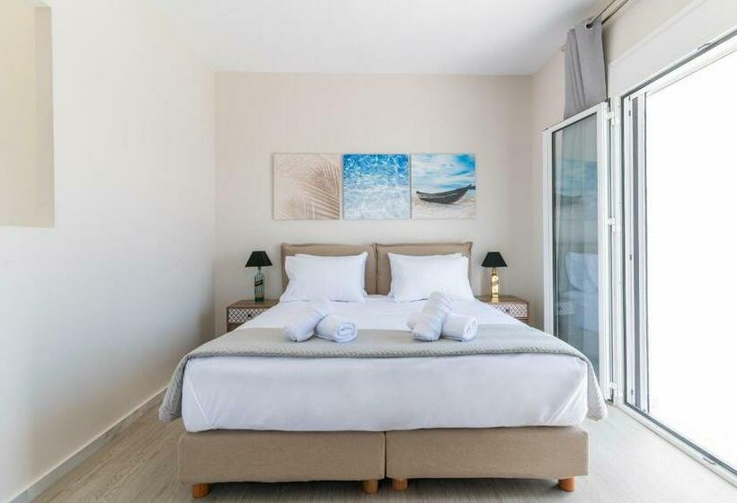 סטודיו סופריור, Cape Blue Suites