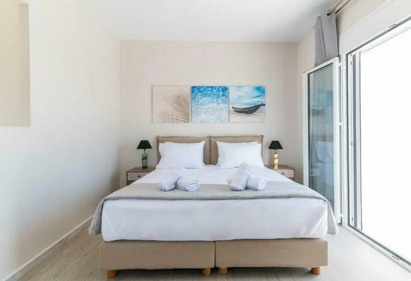 スーペリアスタジオ, Cape Blue Suites