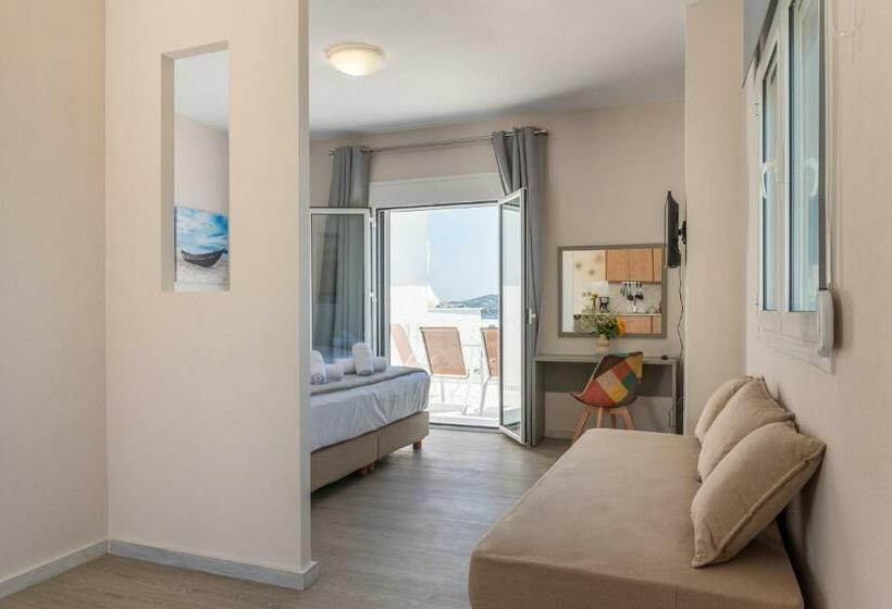 סטודיו סופריור, Cape Blue Suites