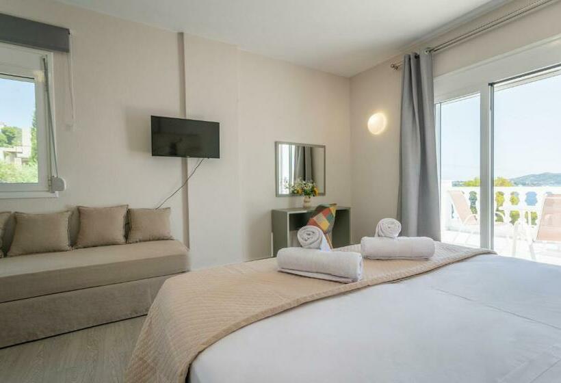 סטודיו סופריור, Cape Blue Suites