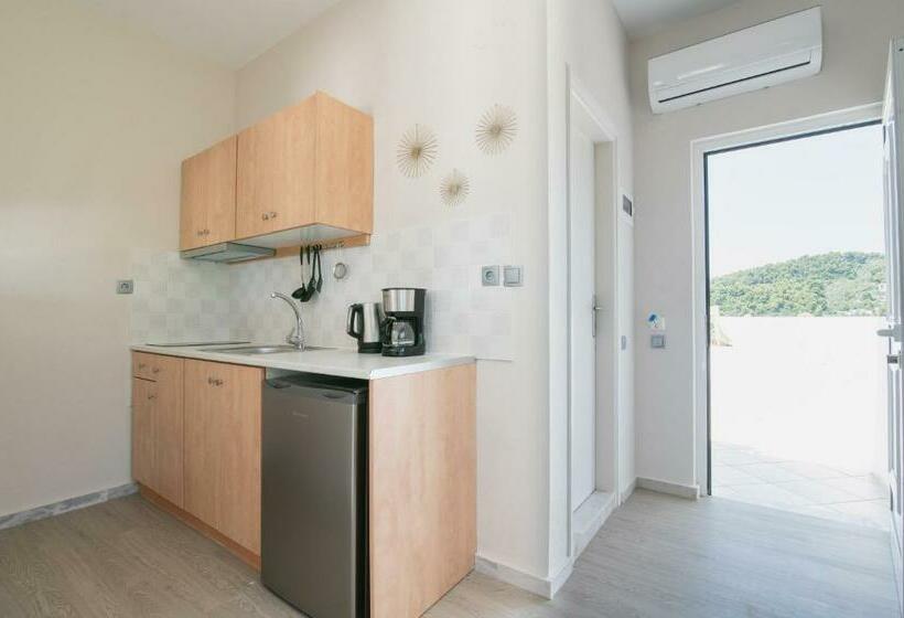 סטודיו סופריור, Cape Blue Suites