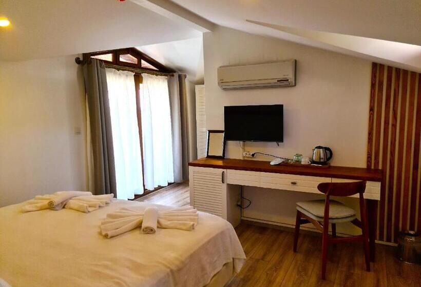 Номер Стандарт с Террасой, In Ephesus Hotel And Art Galery