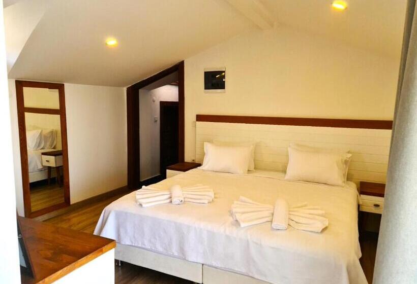 Номер Стандарт с Террасой, In Ephesus Hotel And Art Galery