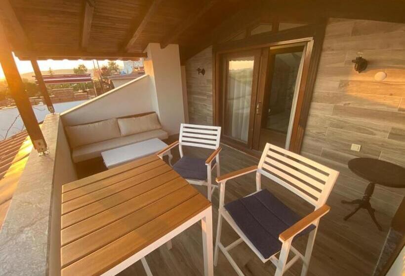 Номер Стандарт с Террасой, In Ephesus Hotel And Art Galery