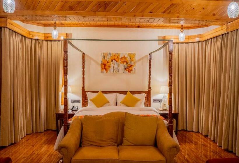 이그제큐티브 스위트, Chillaru Spa & Resort