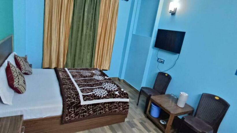 Quarto Estandar, Tirupati Regency Anandam