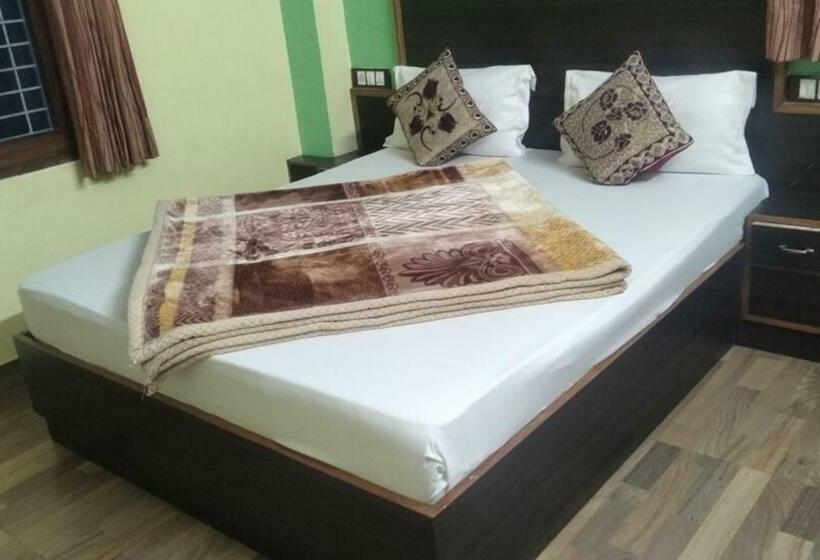 Quarto Estandar, Tirupati Regency Anandam