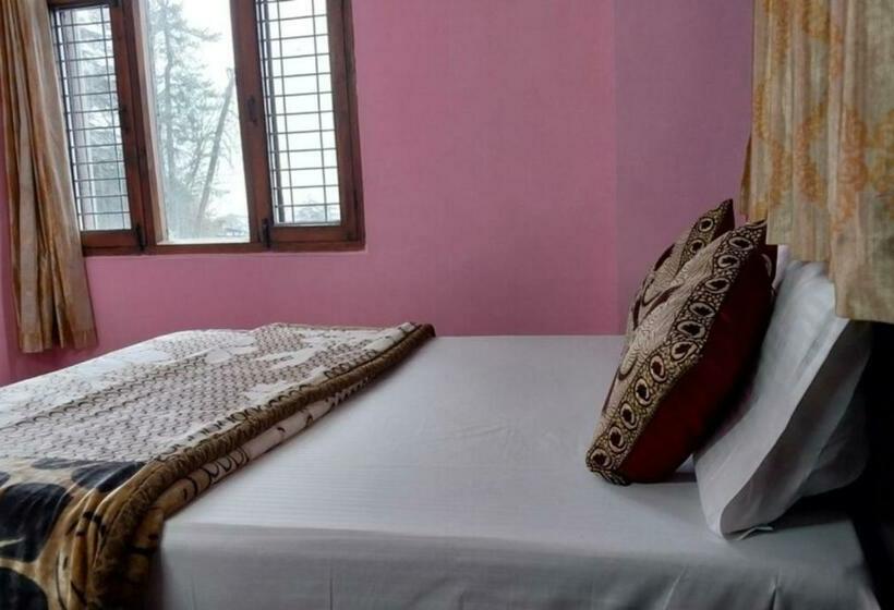 Quarto Quádruplo Deluxe, Tirupati Regency Anandam