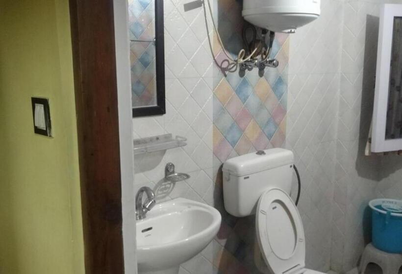 Quarto Quádruplo Deluxe, Tirupati Regency Anandam