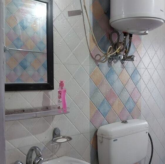 Quarto Quádruplo Deluxe, Tirupati Regency Anandam