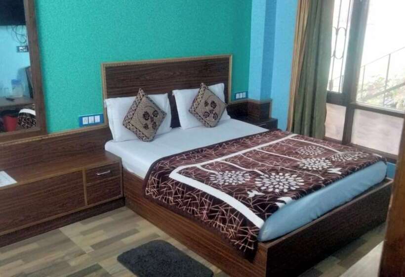 디럭스 4인 룸, Tirupati Regency Anandam