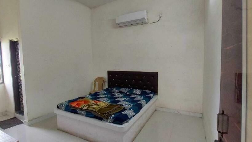 חדר קלאסי לשלושה, Oyo Flagship Hotel Royal Galaxy