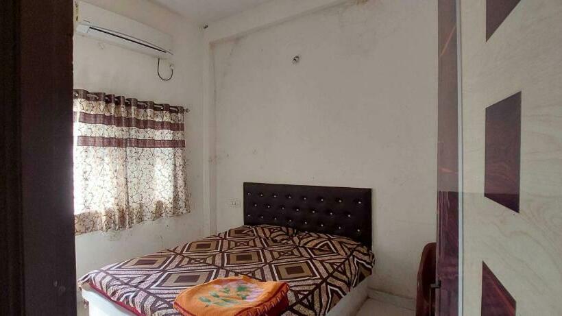 חדר קלאסי לשלושה, Oyo Flagship Hotel Royal Galaxy