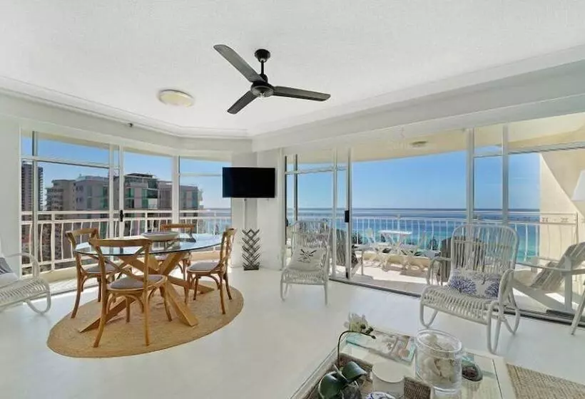 2 Bedroom Premium Apartment, 2nd Avenue Beachside Apartments