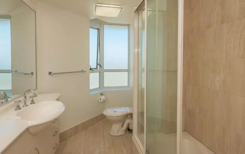 آپارتمان مدیریتی 2 خوابه, 2nd Avenue Beachside Apartments