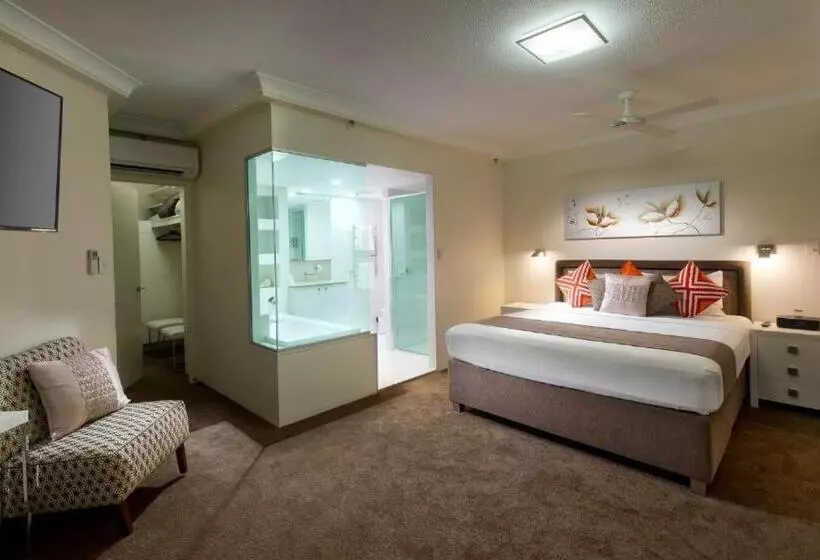 آپارتمان مدیریتی 3 خوابه, 2nd Avenue Beachside Apartments
