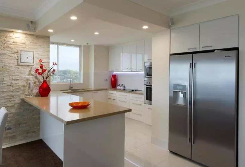 آپارتمان مدیریتی 3 خوابه, 2nd Avenue Beachside Apartments