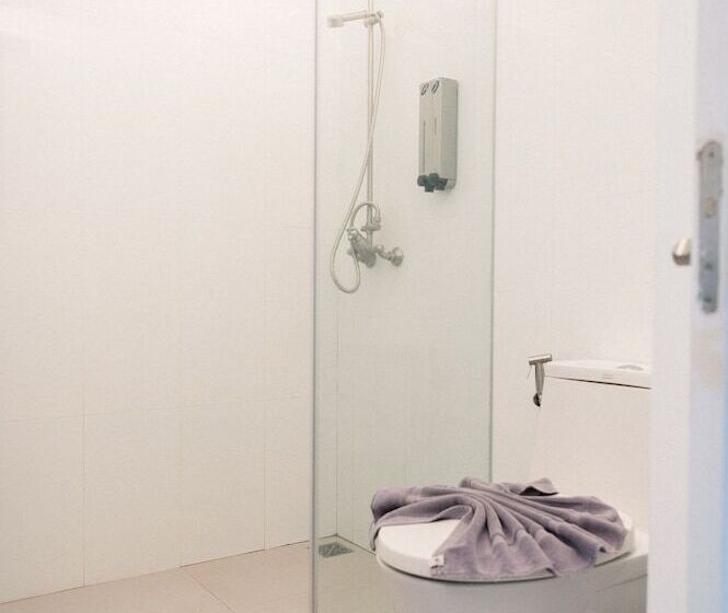 غرفة ديلوكس سرير كينج, Bearpacker Patong Hostel