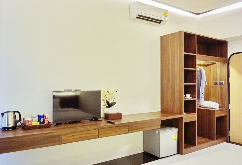 غرفة ديلوكس سرير كينج, Bearpacker Patong Hostel