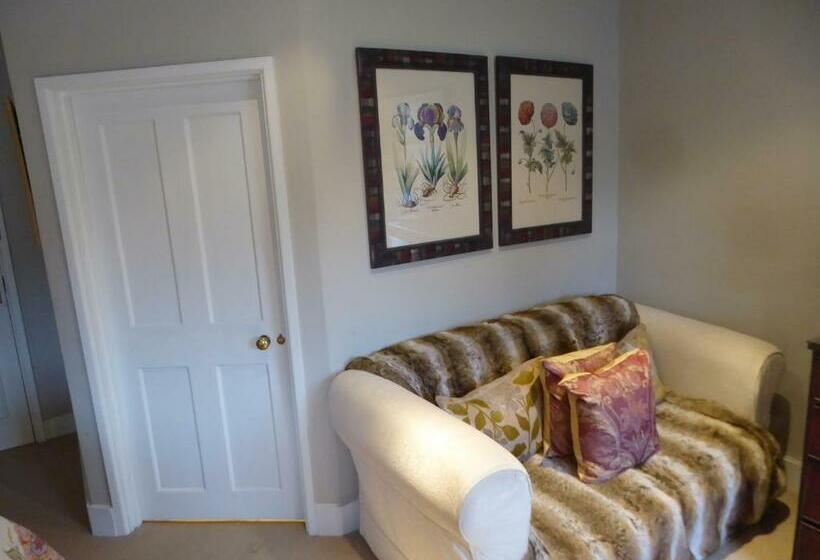 标准间, The Howard Arms